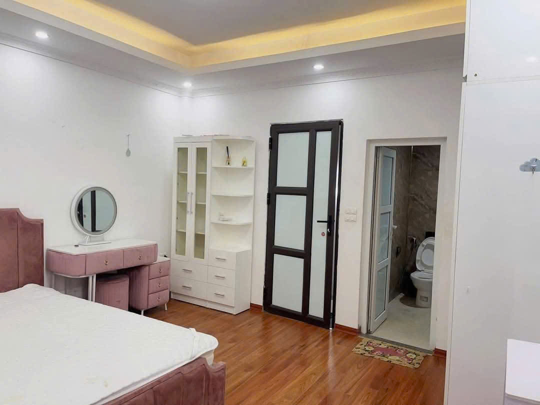 Cho thuê nhà Phố Bạch Đằng, 5 tầng x 35m2, 3 ngủ khép kín, 13 Triệu/tháng - Ảnh 2